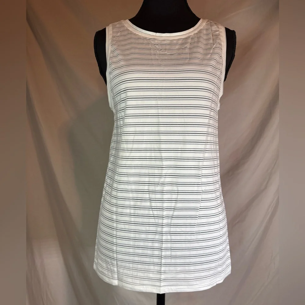 Lululemon Meet Halfway Tank – White‎ Striped 🤍✨